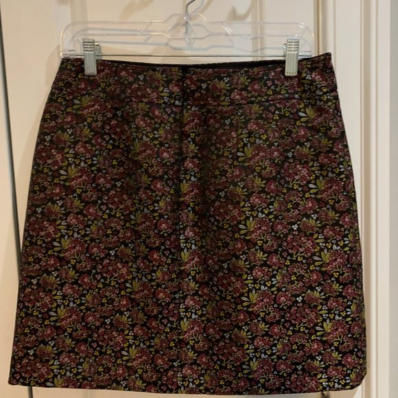 Never Worn Ann Taylor Loft high waisted, floral skirt - Picture 3 of 3